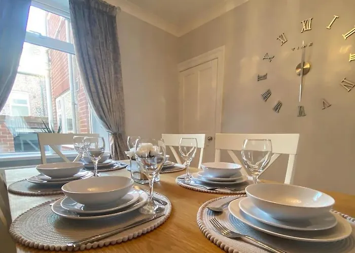 Scoresby Quarters - * Whitby